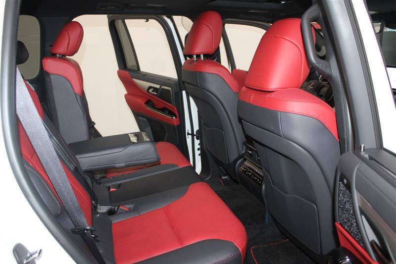 2025 Lexus LX 700h F SPORT Handling