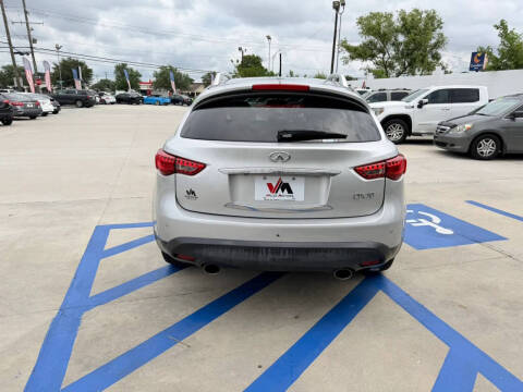 2017 Infiniti QX70