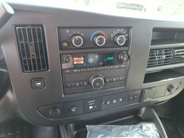 2025 Chevrolet Express 3500