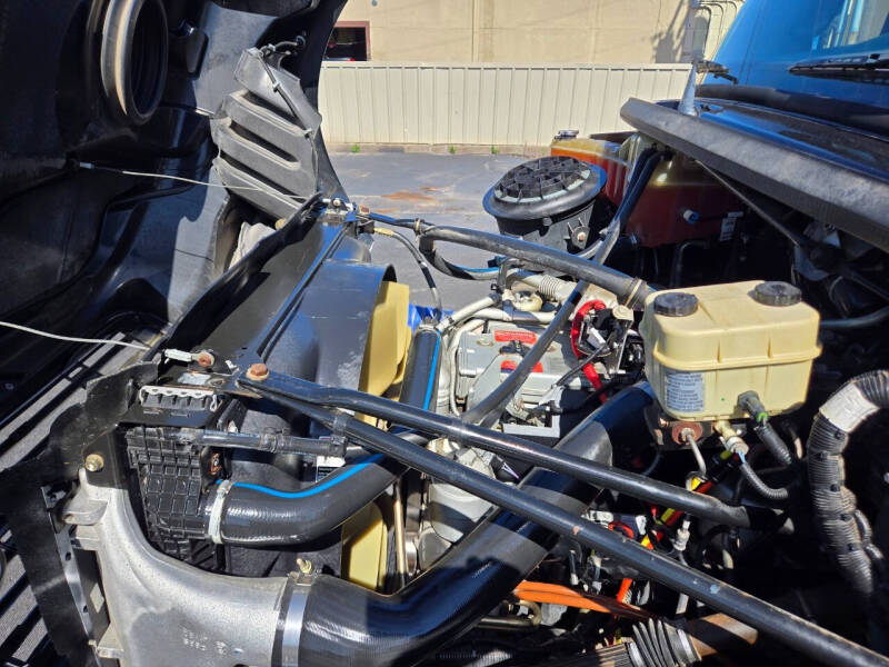 2007 Freightliner M2 106