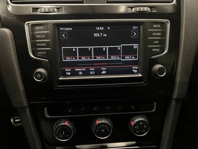 2017 Volkswagen Golf GTI S