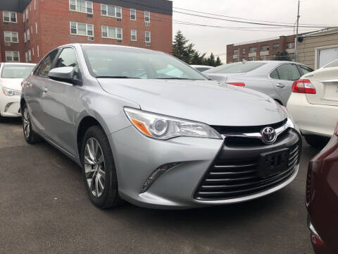 2015 Toyota Camry for sale at OFIER AUTO SALES in Freeport NY