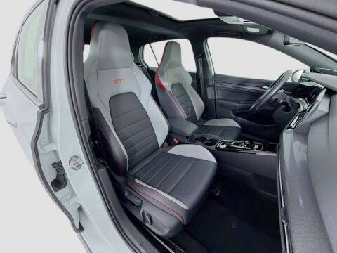 2024 Volkswagen Golf GTI SE