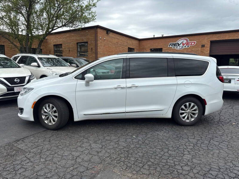 2017 Chrysler Pacifica Touring-L