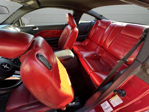 2005 Ford Mustang GT Deluxe