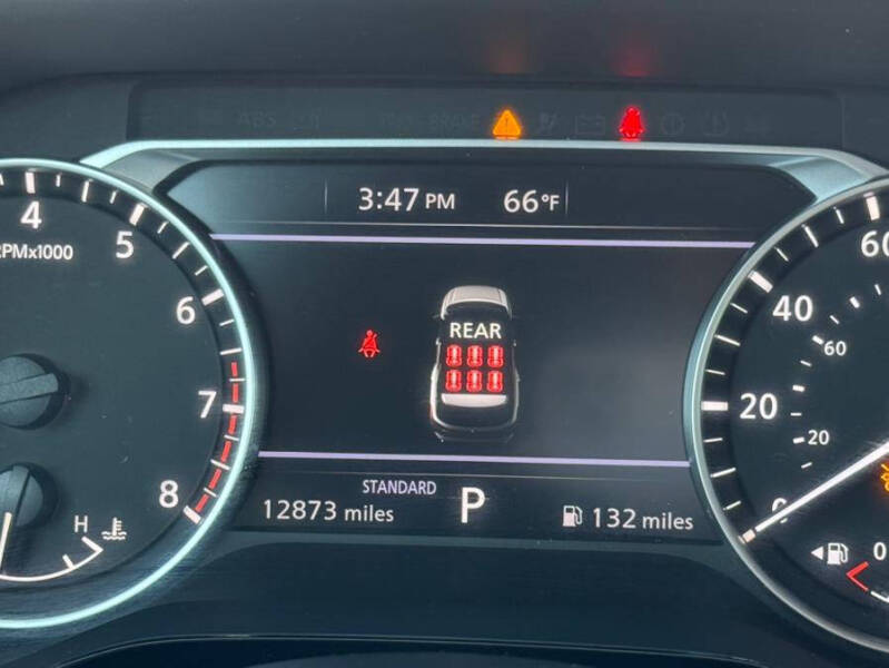 2024 Nissan Pathfinder SV