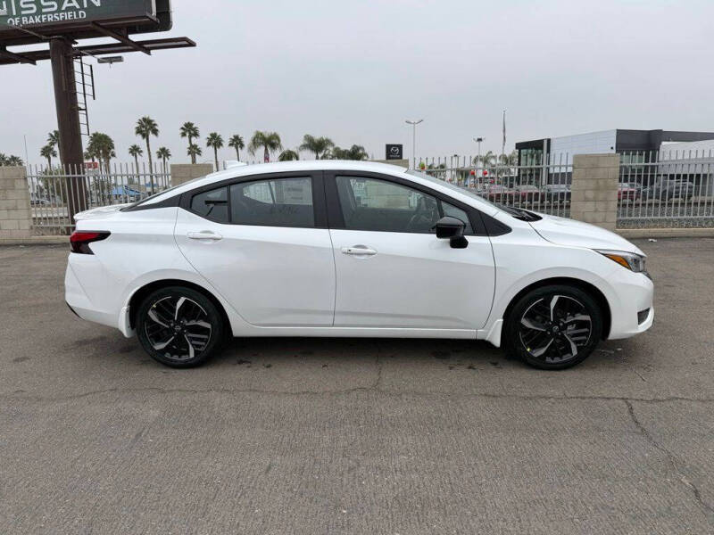 2025 Nissan Versa SR