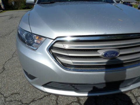 2017 Ford Taurus SEL