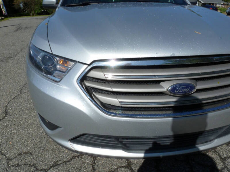 2017 Ford Taurus SEL