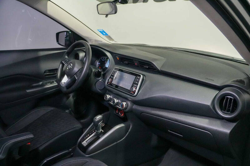 2021 Nissan Kicks S