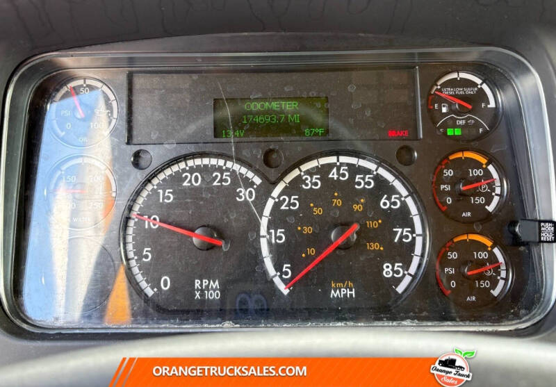 2020 Freightliner M2 106