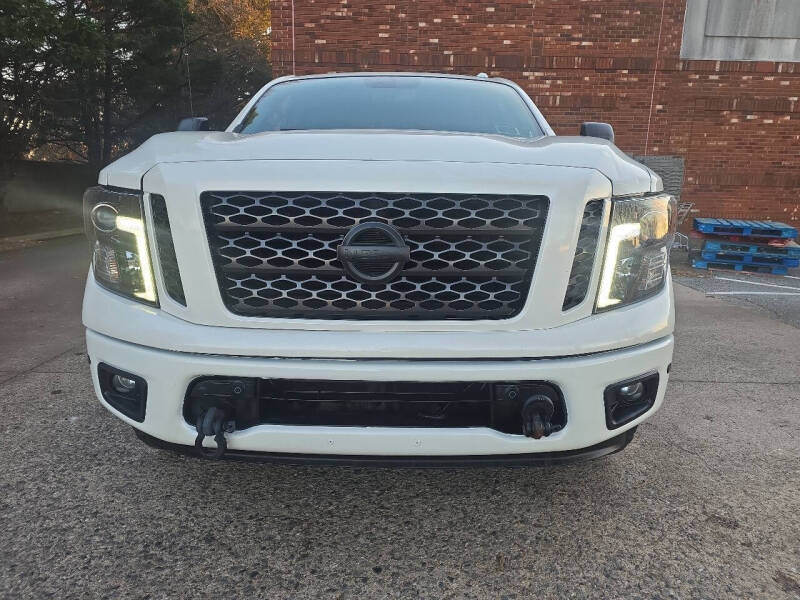 2018 Nissan Titan SV