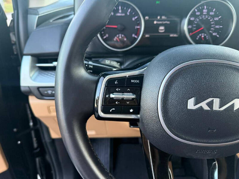 2024 Kia Carnival LX