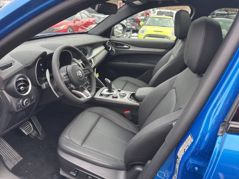 2025 Alfa Romeo Stelvio