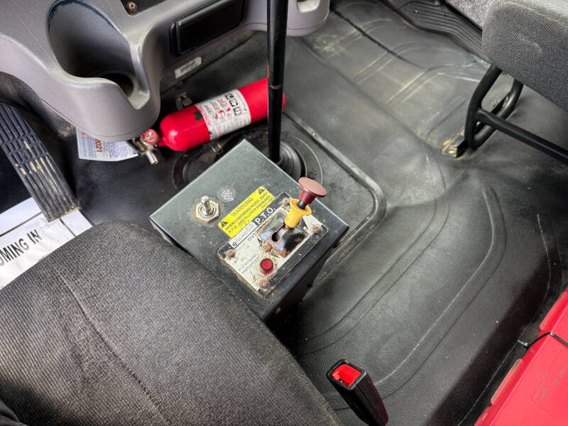 2017 Freightliner M2 106