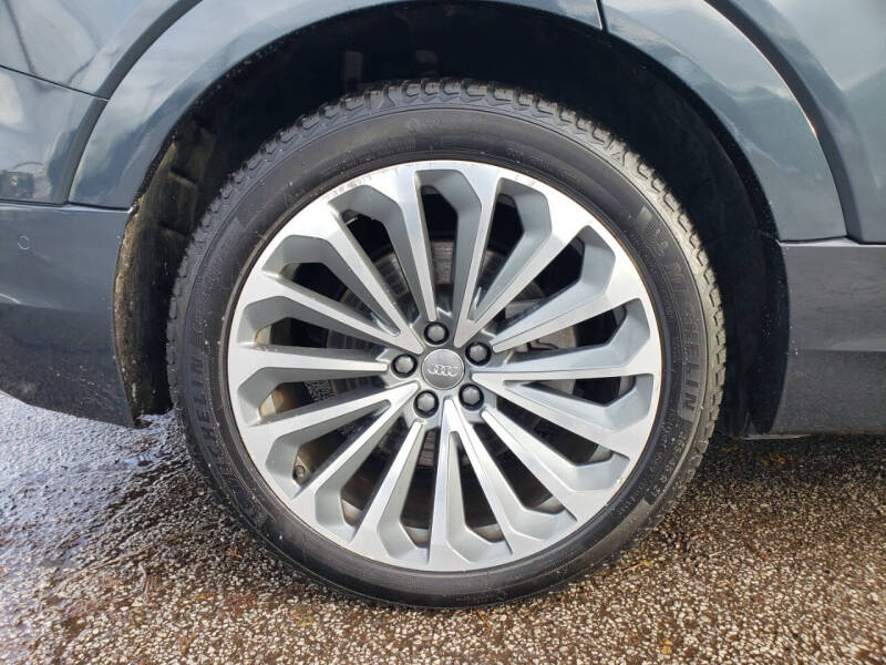 2019 Audi e-tron quattro Prestige