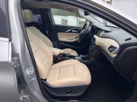 2018 Infiniti QX30 Premium