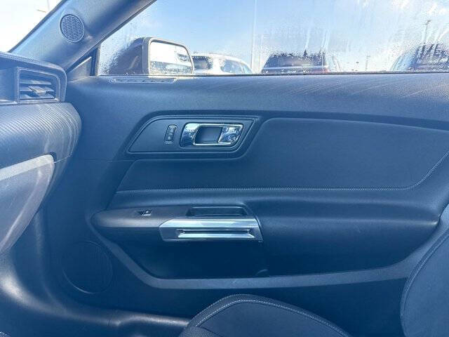 2016 Ford Mustang V6