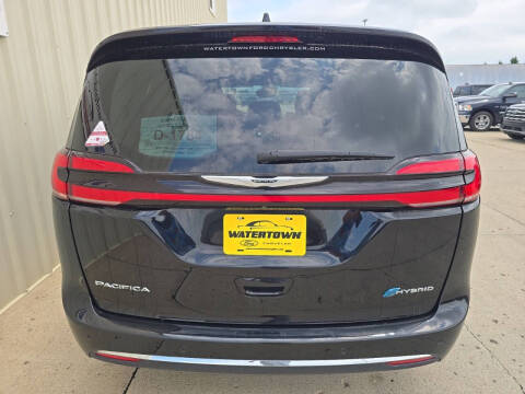 2024 Chrysler Pacifica Plug-In Hybrid Select