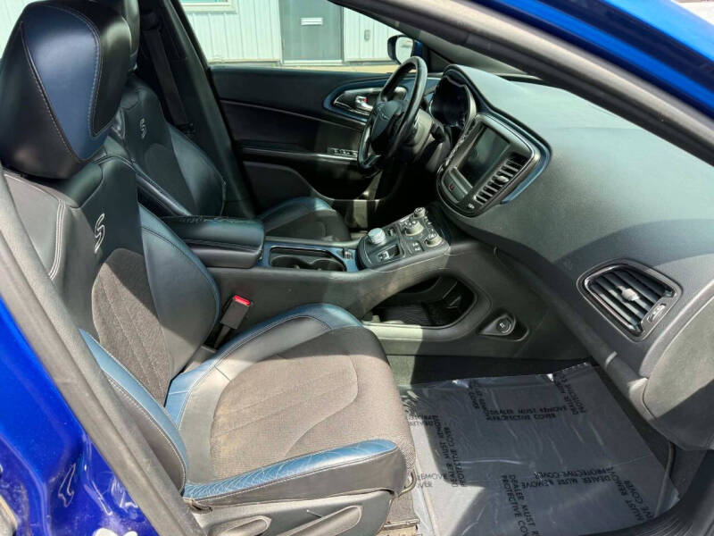 2015 Chrysler 200 S