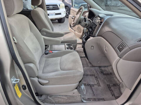 2007 Toyota Sienna LE 7-Passenger