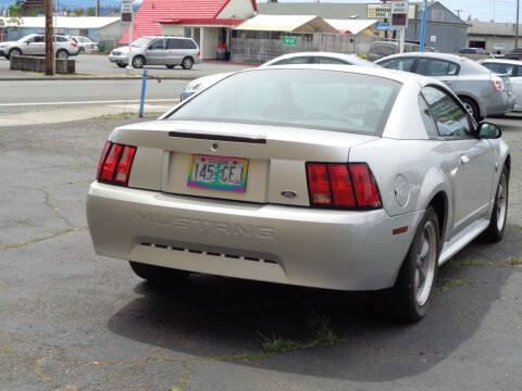 2004 Ford Mustang