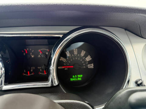 2005 Ford Mustang V6 Deluxe