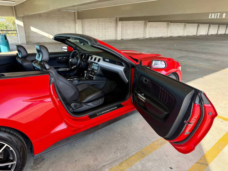 2017 Ford Mustang EcoBoost Premium