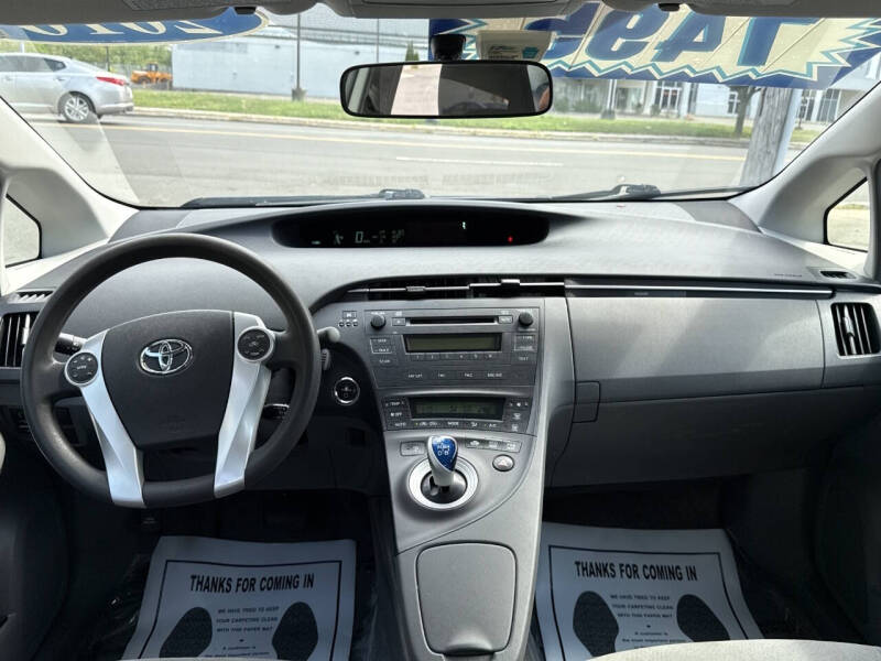 2010 Toyota Prius III