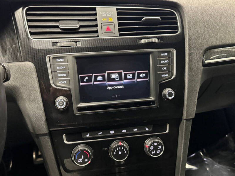 2017 Volkswagen Golf GTI S