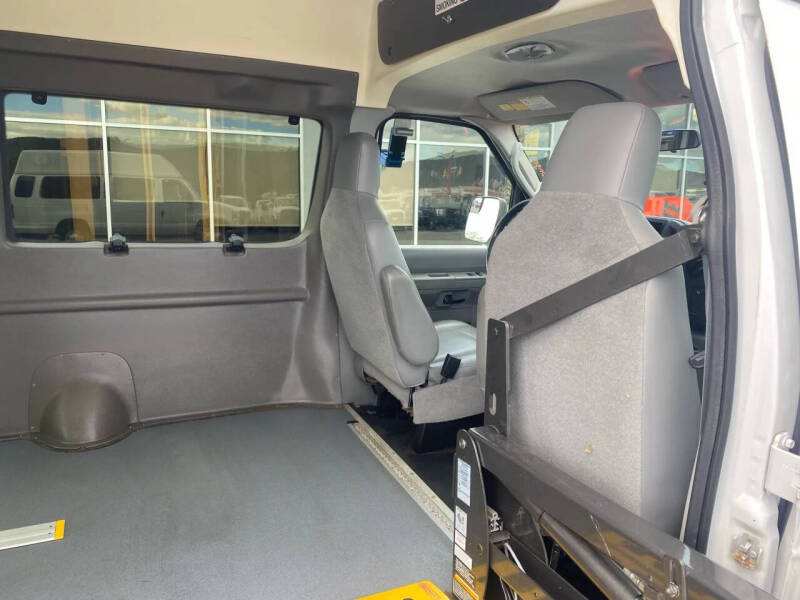 2012 Ford E-Series E-350 SD