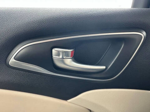 2016 Chrysler 200 Limited Platinum