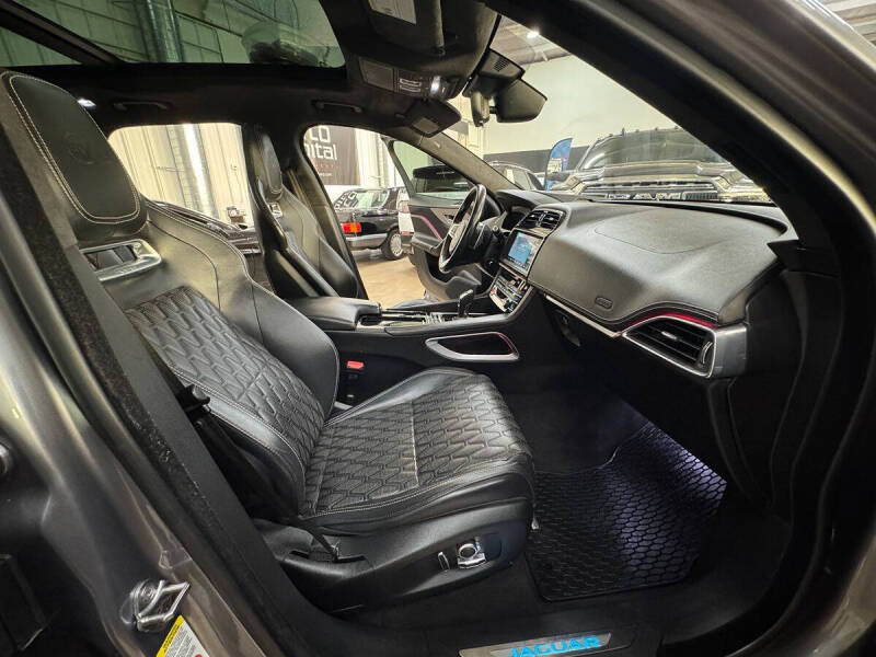 2020 Jaguar F-PACE SVR