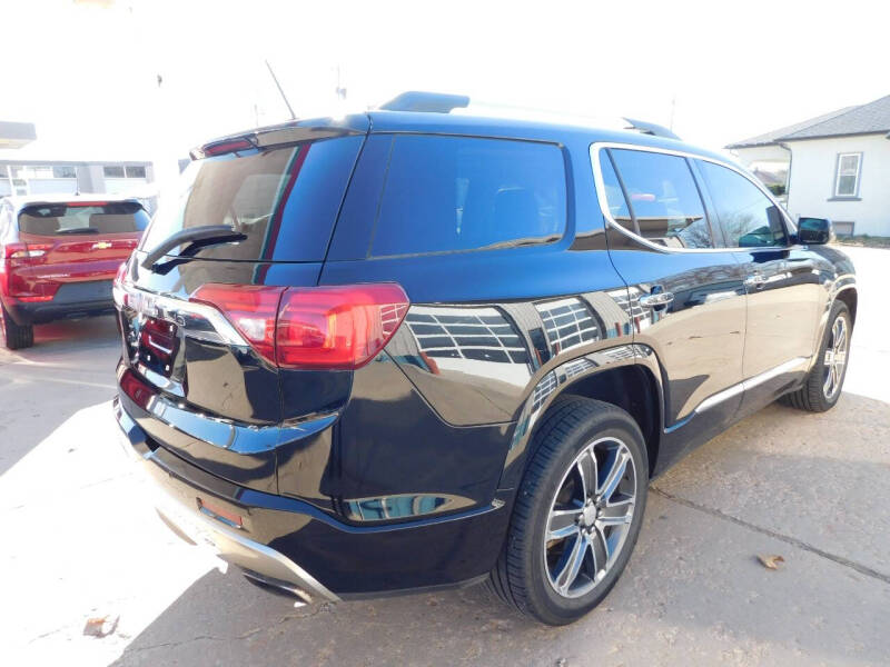 2017 GMC Acadia Denali