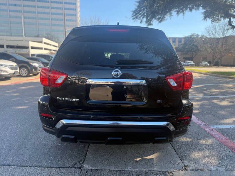 2019 Nissan Pathfinder SL