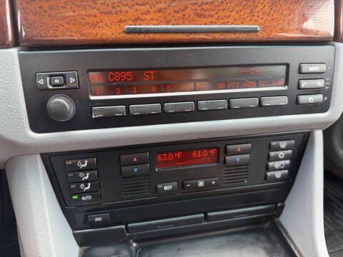 2001 BMW 5 Series 525i
