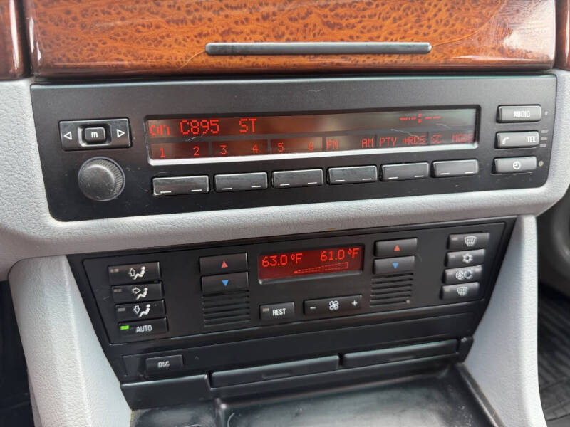 2001 BMW 5 Series 525i