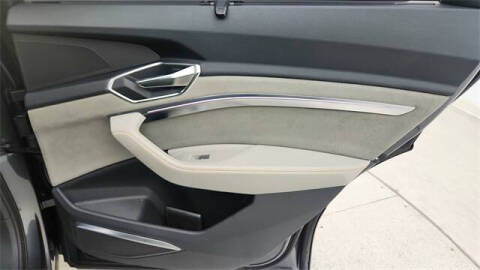 2024 Audi Q8 Sportback e-tron quattro Prestige S line