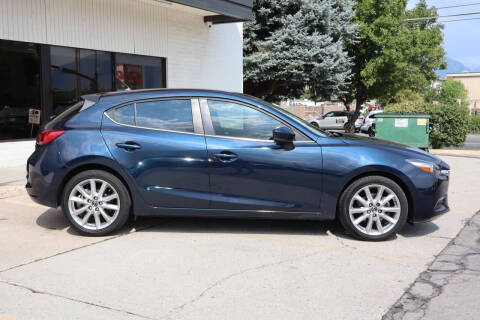 2017 Mazda MAZDA3 Touring