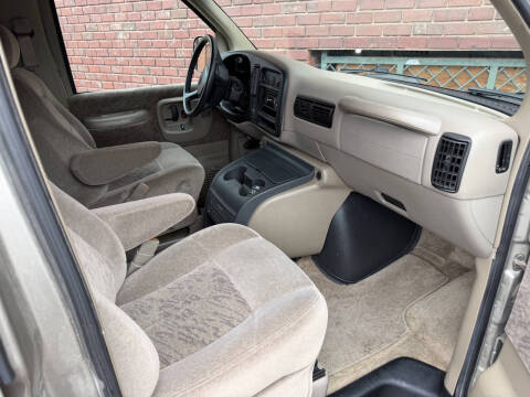 2001 Chevrolet Express G1500 LT