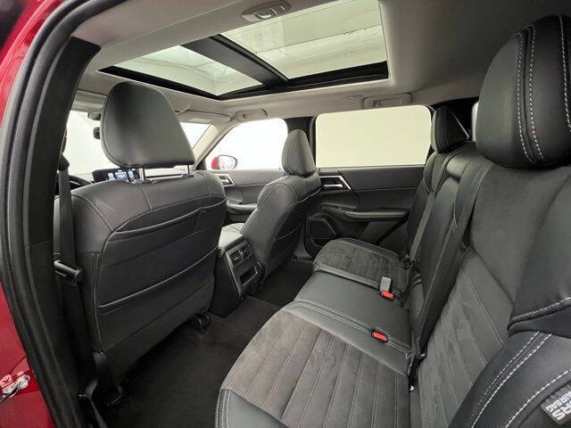 2024 Mitsubishi Outlander SE