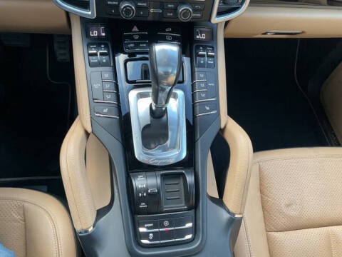 2014 Porsche Cayenne Platinum