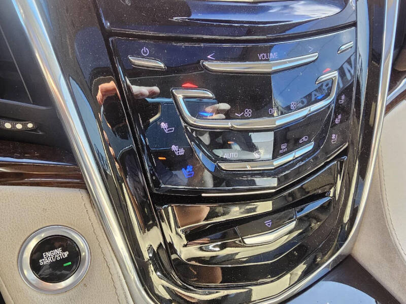 2017 Cadillac Escalade Luxury