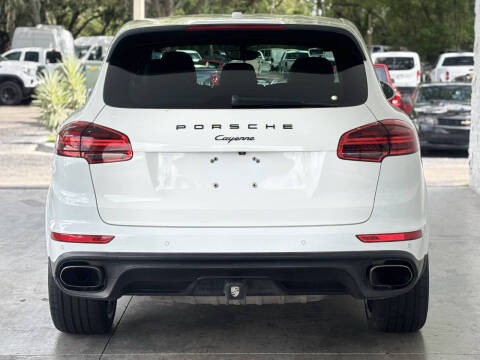 2017 Porsche Cayenne Platinum Edition