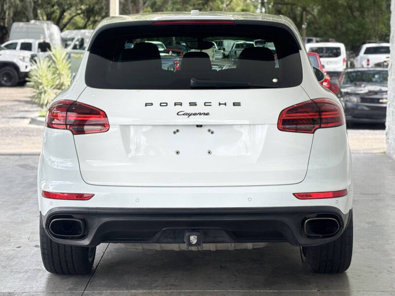 2017 Porsche Cayenne Platinum Edition
