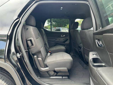 2022 Chevrolet Traverse LT Cloth