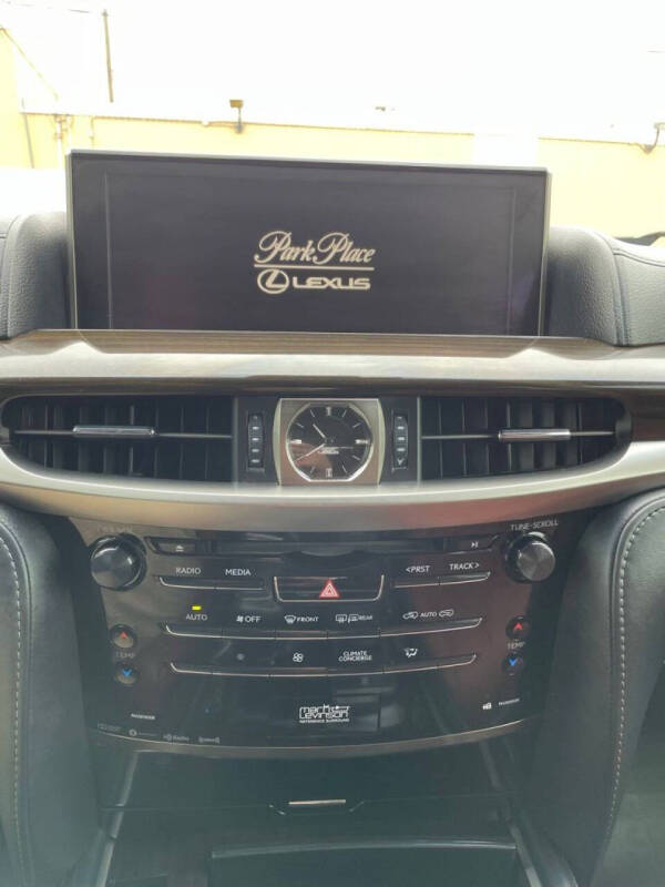 2016 Lexus LX 570