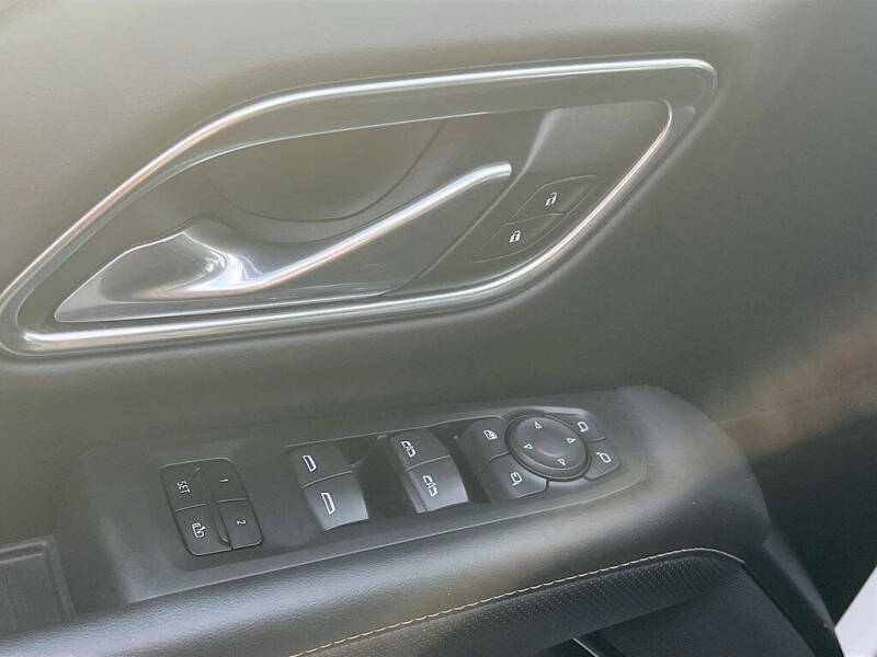2023 GMC Yukon XL SLT