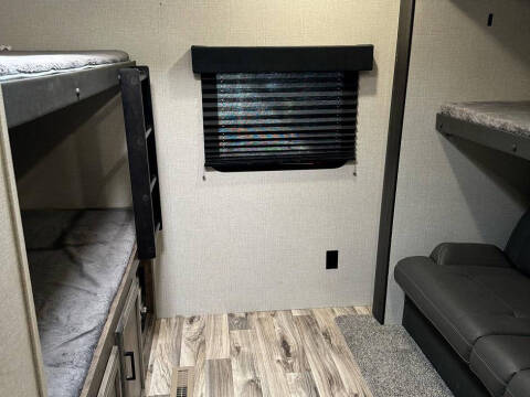 2021 Venture RV Sport Trek