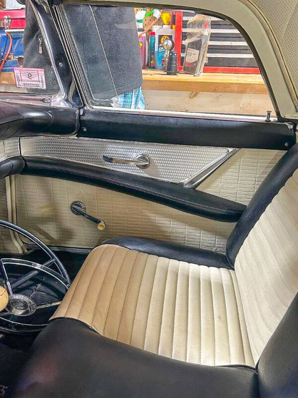 1957 Ford Thunderbird